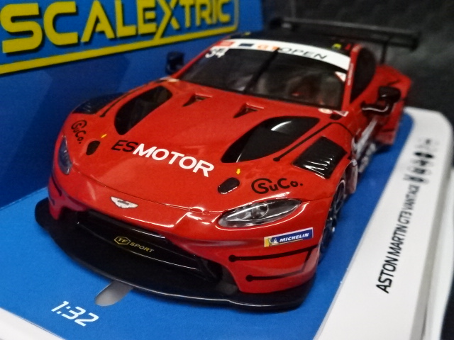 Scalextric 1/32 ｽﾛｯﾄｶｰ C4233◇Aston Martin GT3 Vantage #34