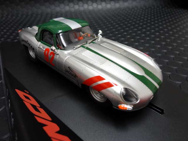 スケーレックストリック ジャガーJaguar E-Type 1:32スロットカー スケーレックストリック ジャガーJaguar E-Type 1:32スロット