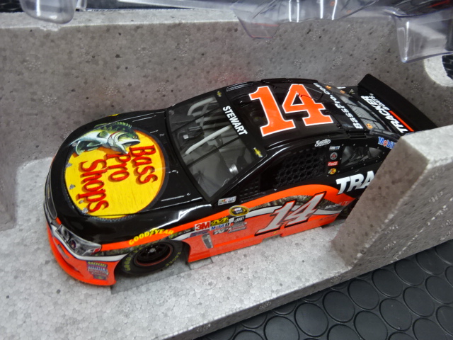 Action 1/24 ﾀﾞｲｷｬｽﾄﾓﾃﾞﾙ ◇ #14 Tony Stewart 