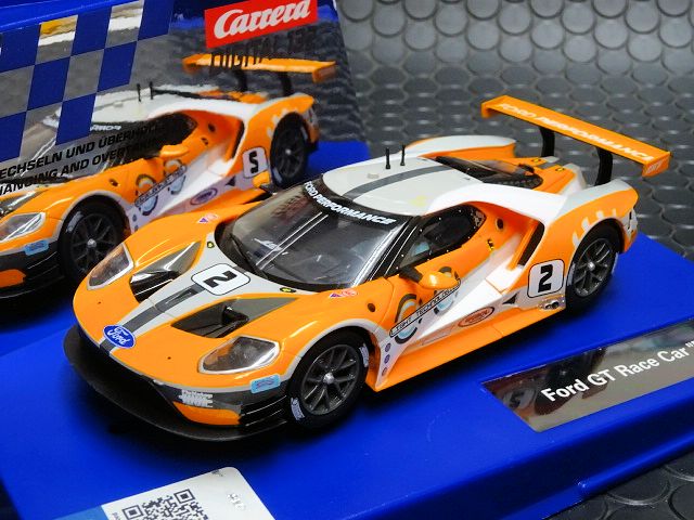 Carrera Digital132 ｽﾛｯﾄｶｰ 30786◇FORD GT RACE CAR #２ 人気のフォードGTにニューカラーが堂々登場！最新モデル  フォードGT ☆デジタル・アナログ共用！◇人気のフォードGT再入荷！ | NASCAR・スロットカー・ミニカーの専門店<<サッキーズ・コレクションズ大阪>>  by CAR-BOX