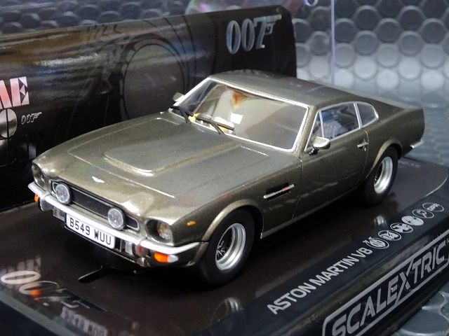 アストンマーチン V8/V12 バンテージ 高級カタログ ボンドカー アストンマーチン V8/V12 バンテージ 高級カタログ ボンドカー
