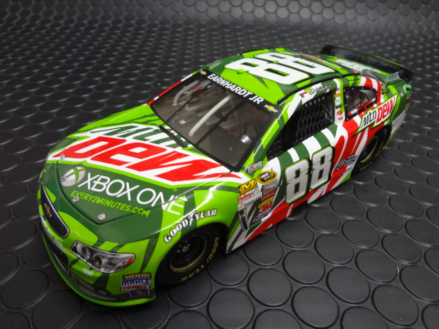 LIONEL 1/24 ﾀﾞｲｷｬｽﾄﾓﾃﾞﾙ 2014モデル◇#88 Dale Earnhardt Jr 