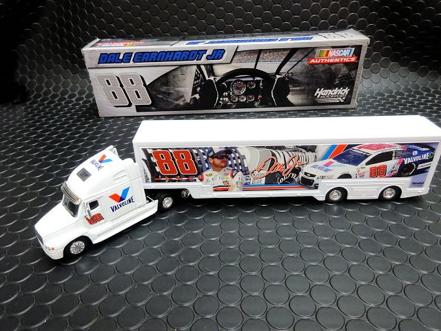 1/64 デイル・アーンハートJr. #88 ダイエット・マウンテン