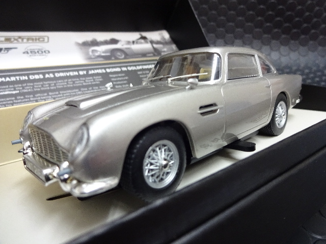 Scalextric 1/32 ｽﾛｯﾄｶｰ C3664◇ 007 James Bond “Goldfinger” Aston