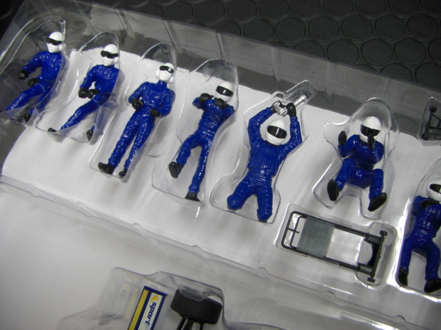 Scalextric1/32ｽﾛｯﾄｶｰ用ﾌｨｷﾞｭｱ C8303◇ピットチーム Aｾｯﾄ/ﾌﾞﾙｰ