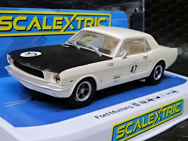 Scalextric 1/32 ｽﾛｯﾄｶｰ C4353 ◇ Ford Mustang #47/Bill and Fred 