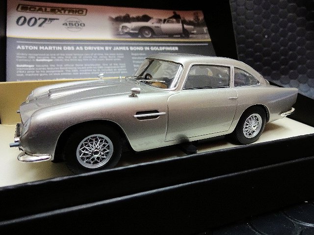 Scalextric 1/32 ｽﾛｯﾄｶｰ C3664◇ 007 James Bond “Goldfinger” Aston