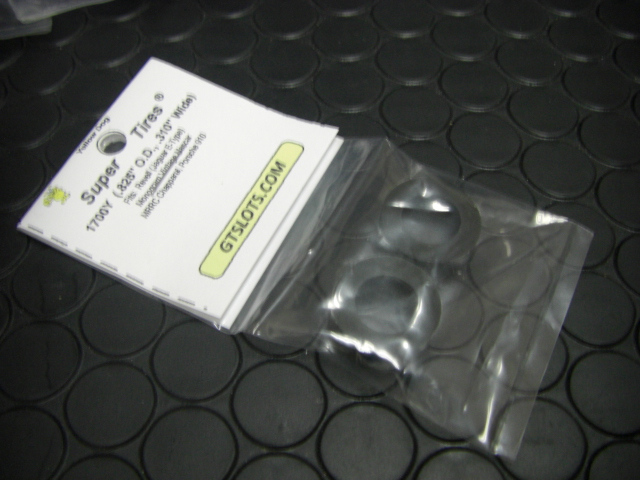 SuperTires 1/32 ｽﾛｯﾄｶｰﾊﾟｰﾂ 1700Y◇ウレタン・スリックタイヤ