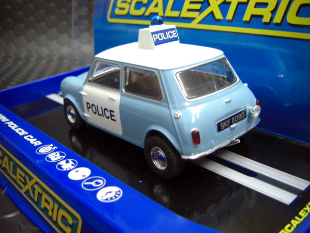 scalextric1/32 ｽﾛｯﾄｶｰ C3213◇Morris Mini police car