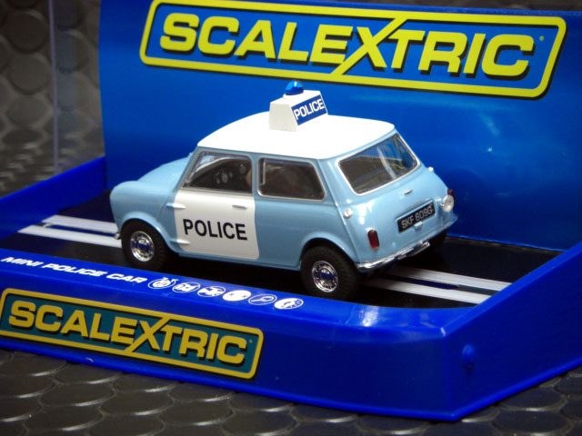 scalextric1/32 ｽﾛｯﾄｶｰ C3213◇Morris Mini police car