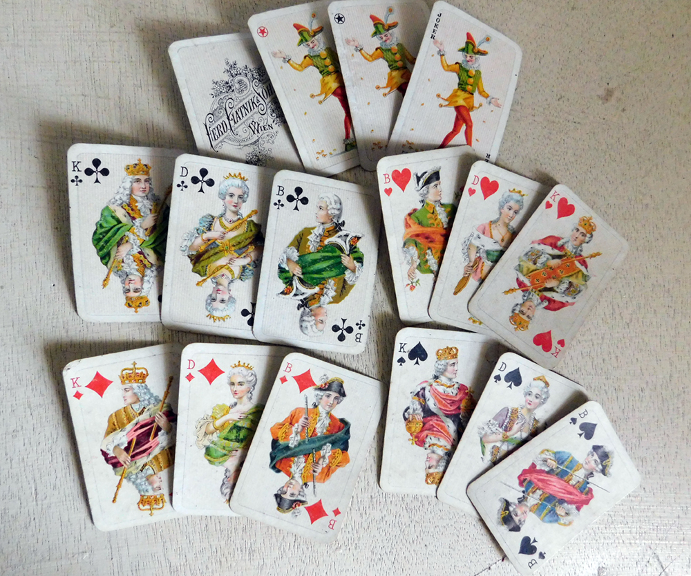 2種のトランプが収められた厚紙の箱 - 今日も骨董日和〜天空舎