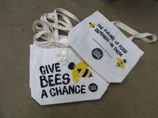 WHOLE　FOODS　CANVAS　BEE　BAG