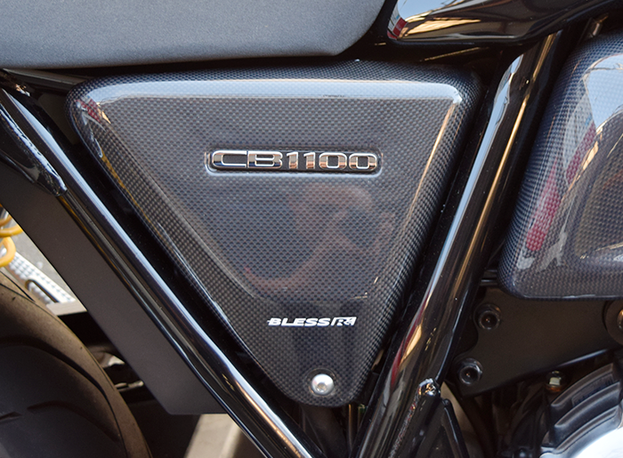 割れ無! CB1100 SC65 純正サイドカバー右 カバー サイドパネル