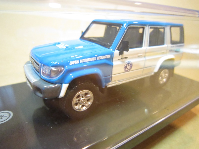 PARA64 1/64 トヨタ ランドクルーザー LC76 JAF長野支部 右