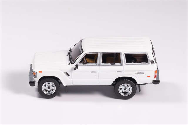 GCD 1/64 トヨタランドクルーザー 60 LHD ホワイト No,88