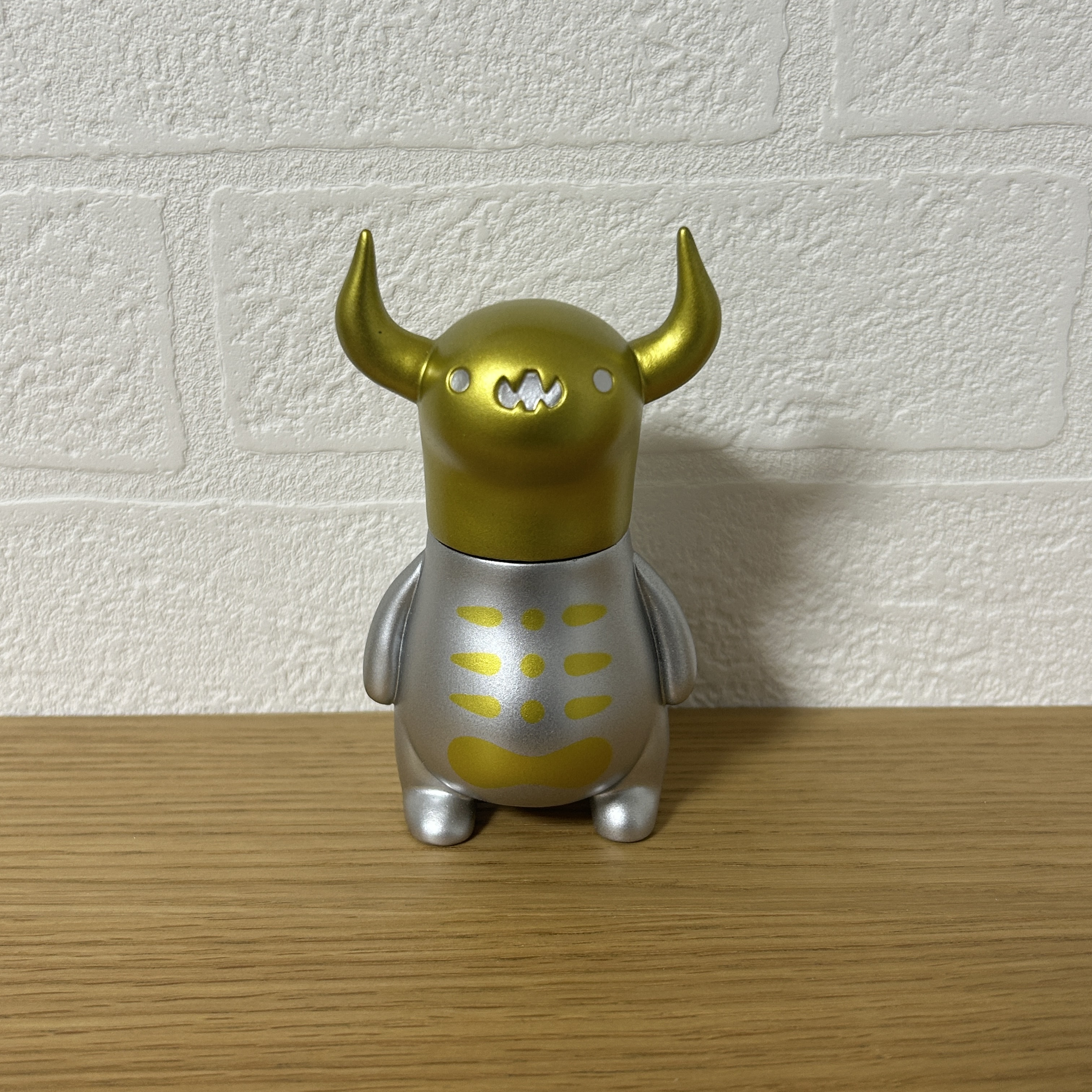 上の空怪獣ボーソフビ　金銀ガイコツ　WF限定 ちしまこうのすけ×スタジオソータ「上の空怪獣ボー」発売決定