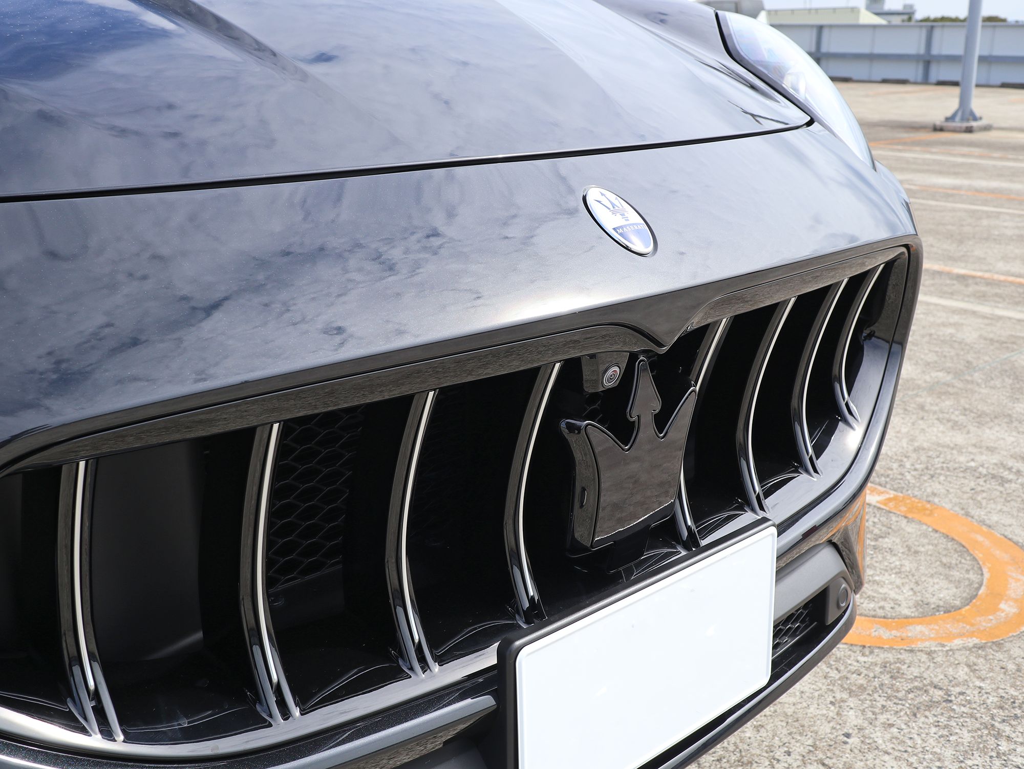 マセラティ エンブレム MASERATI フロント フロントバッチ