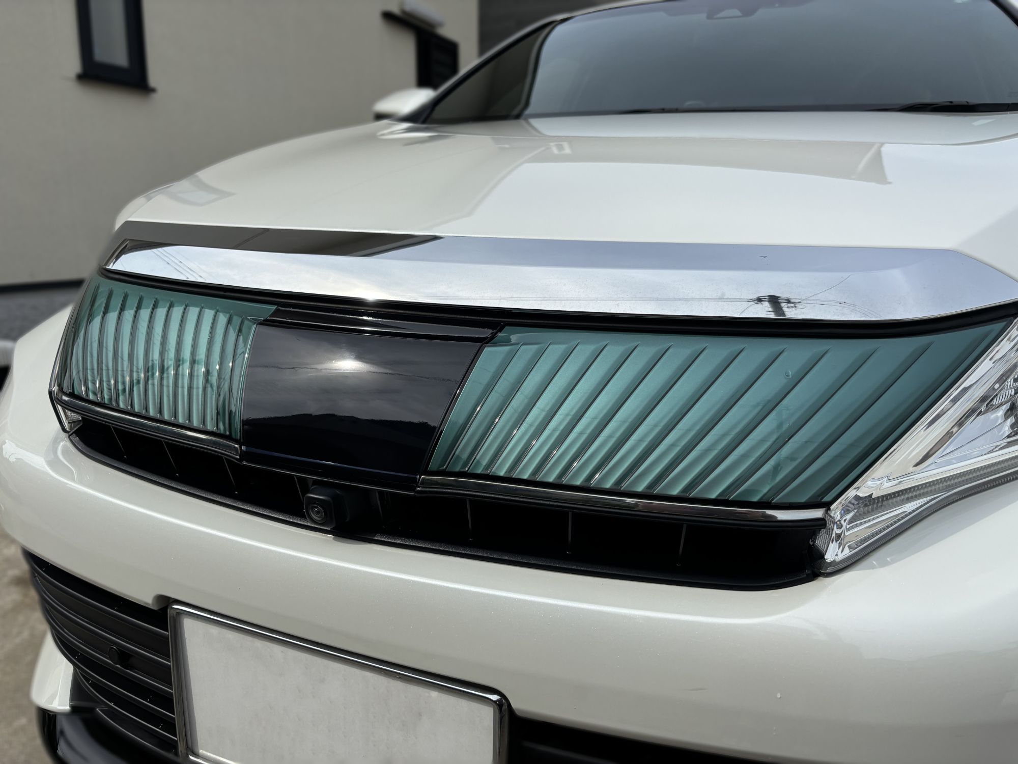 Tint+ トヨタ ハリアー 60系 後期 フロントエンブレム 用 (☆ブラック