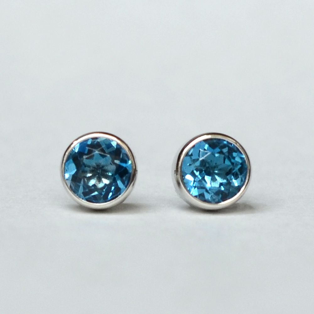 Pt900製ロンドンブルートパーズピアス | Jewelry Craft DECORA の