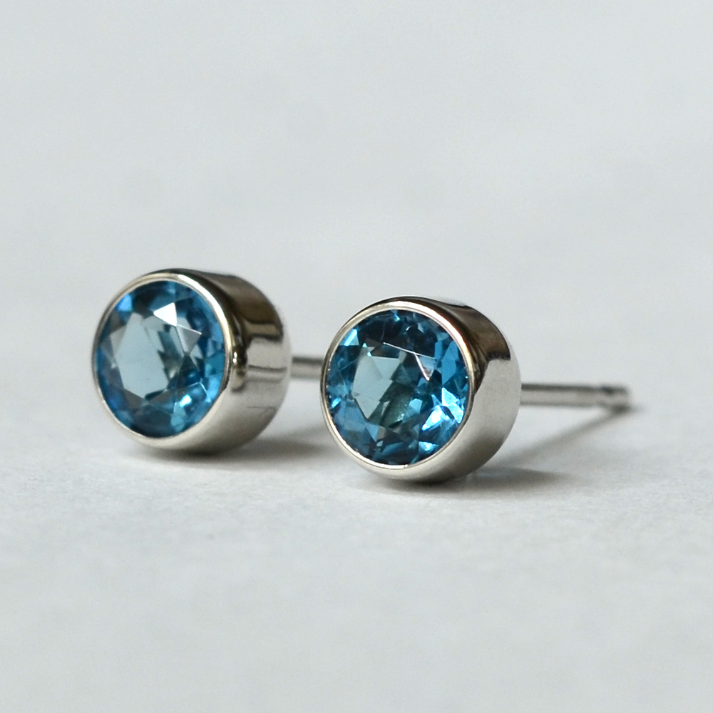 Pt900製ロンドンブルートパーズピアス | Jewelry Craft DECORA の
