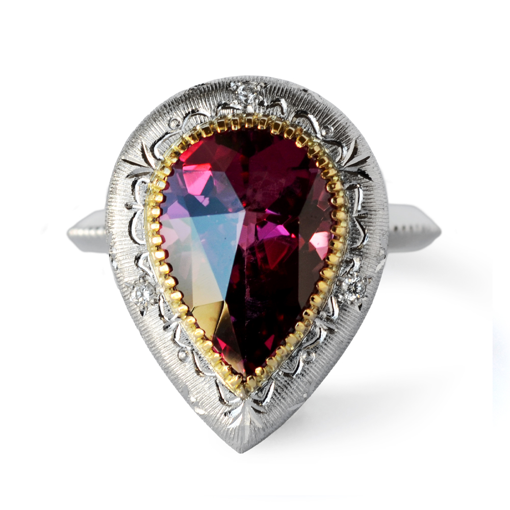 Pt900/K18製ロードライトガーネット・ダイヤモンド彫金リング