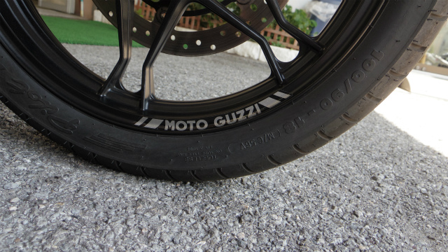 MOTO GUZZI【銀】ホイールデカール | デージーカンパニー通信販売