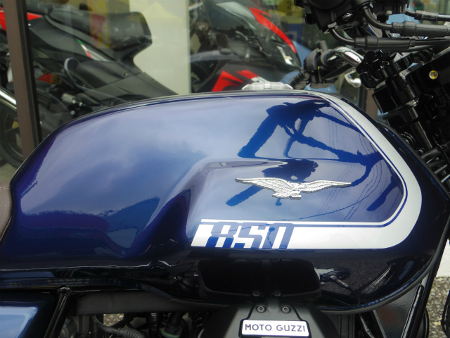 Moto Guzzi V7Special ユーロ5モデル(850cc) 用ウィンドスクリーンKIT
