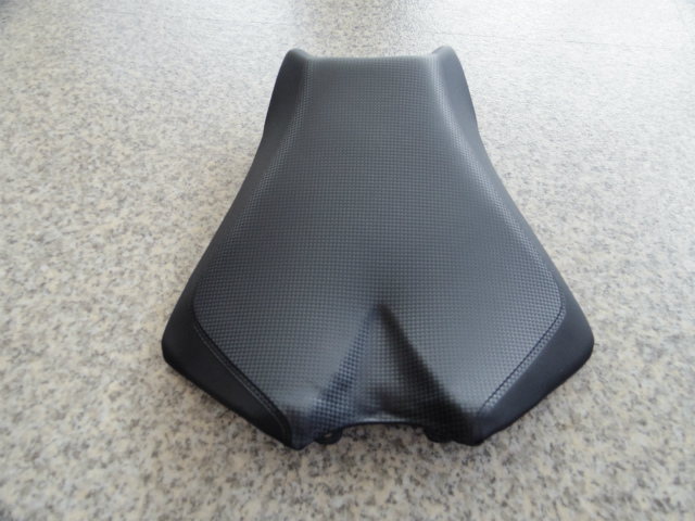 aprilia TUONO V4 1100 Factory 純正シート（RSV4シリーズ取り付け可