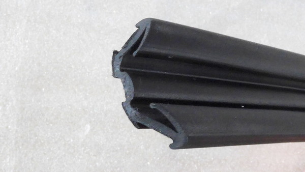 ☆ドアガラスランチャンネル(ゴムタイプ) | ドリームビークルズショップ