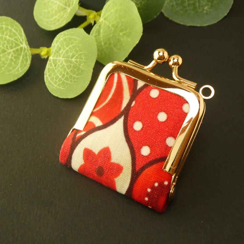 【りこ。さま】* vintage mini ornament ❀ 丸い 赤い実 りこ。さま】* vintage mini ornament ❀ 丸い 赤い実 Amazon