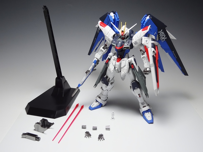 プレミアム完成品】バンダイ MG 1/100 フリーダム Ver.2.0 | ガンプラ 