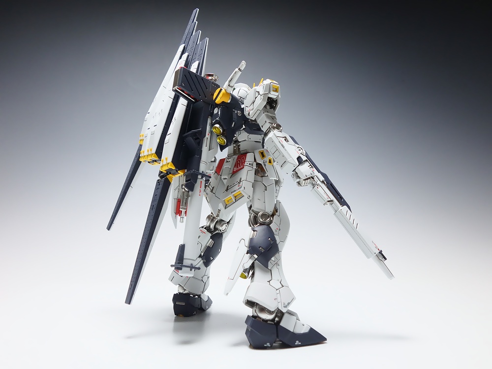 全塗装【プレミアムプラス完成品】バンダイ RG 1/144 νガンダム
