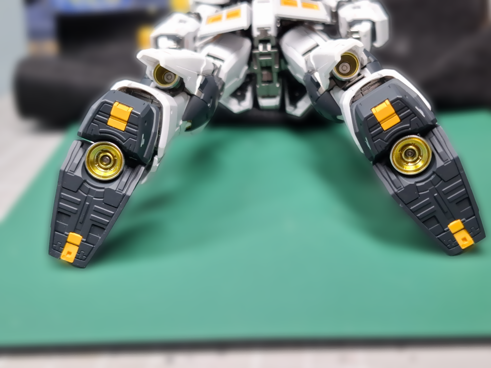 RG ニューガンダム 塗装済完成品 全塗装【プレミアムプラス完成品】バンダイ RG 1/144 νガンダム