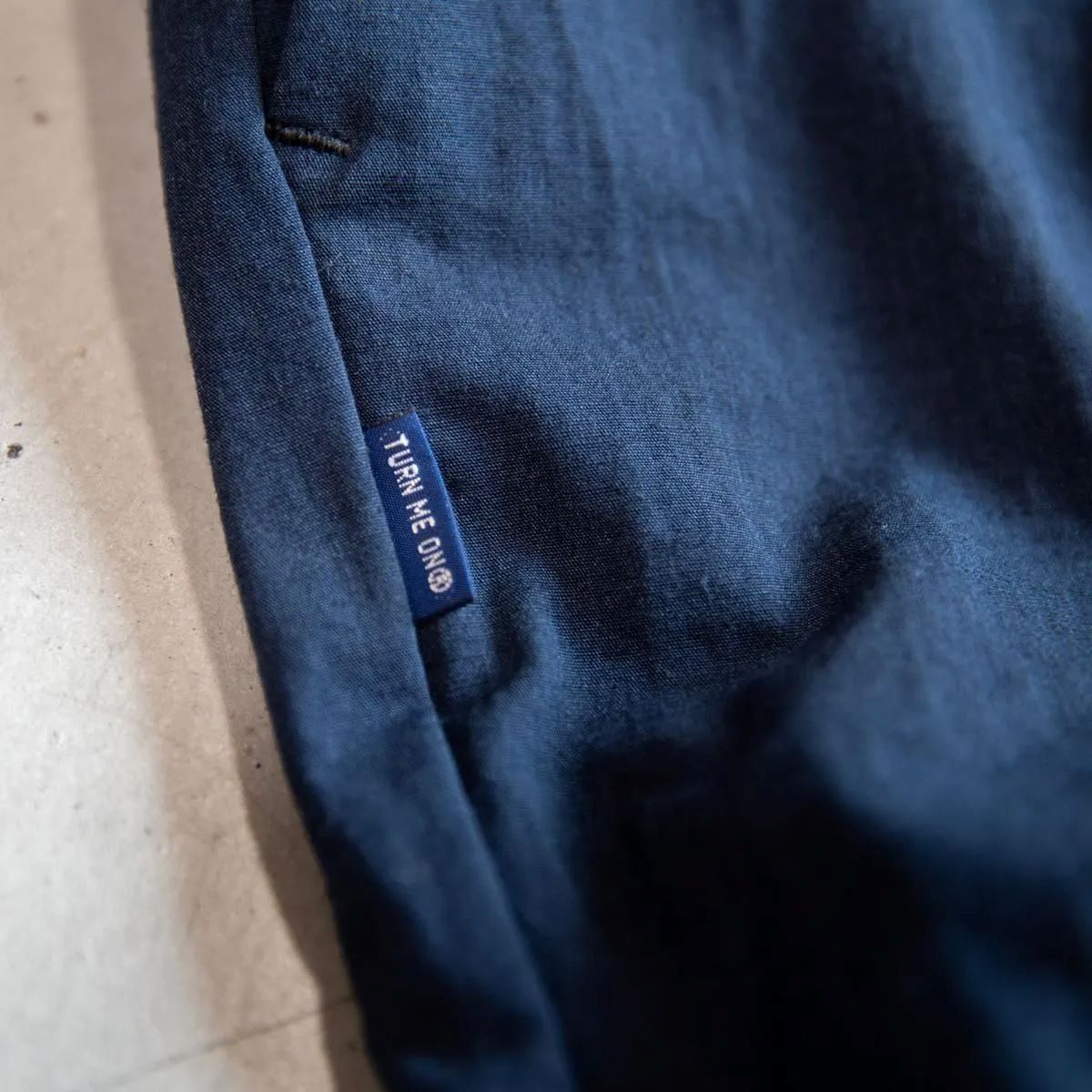 TURN ME ON ワイドテーパードパンツ (NAVY) | FLARY