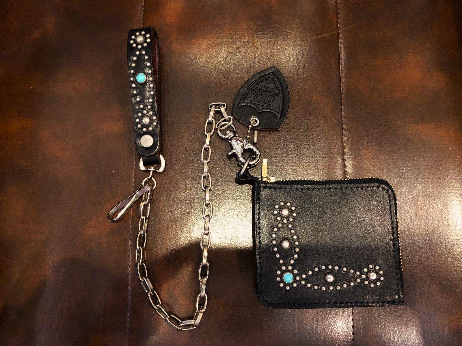 HTC WALLET CHAIN D-STYLE STUDS TQ / BLACK | FLARY