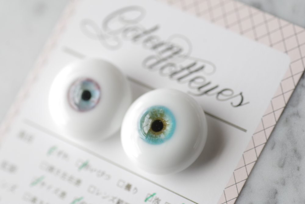 B《オッドアイ》18mmと17.9mm○6728○瞳孔【大きさ左右差あり・ずれ