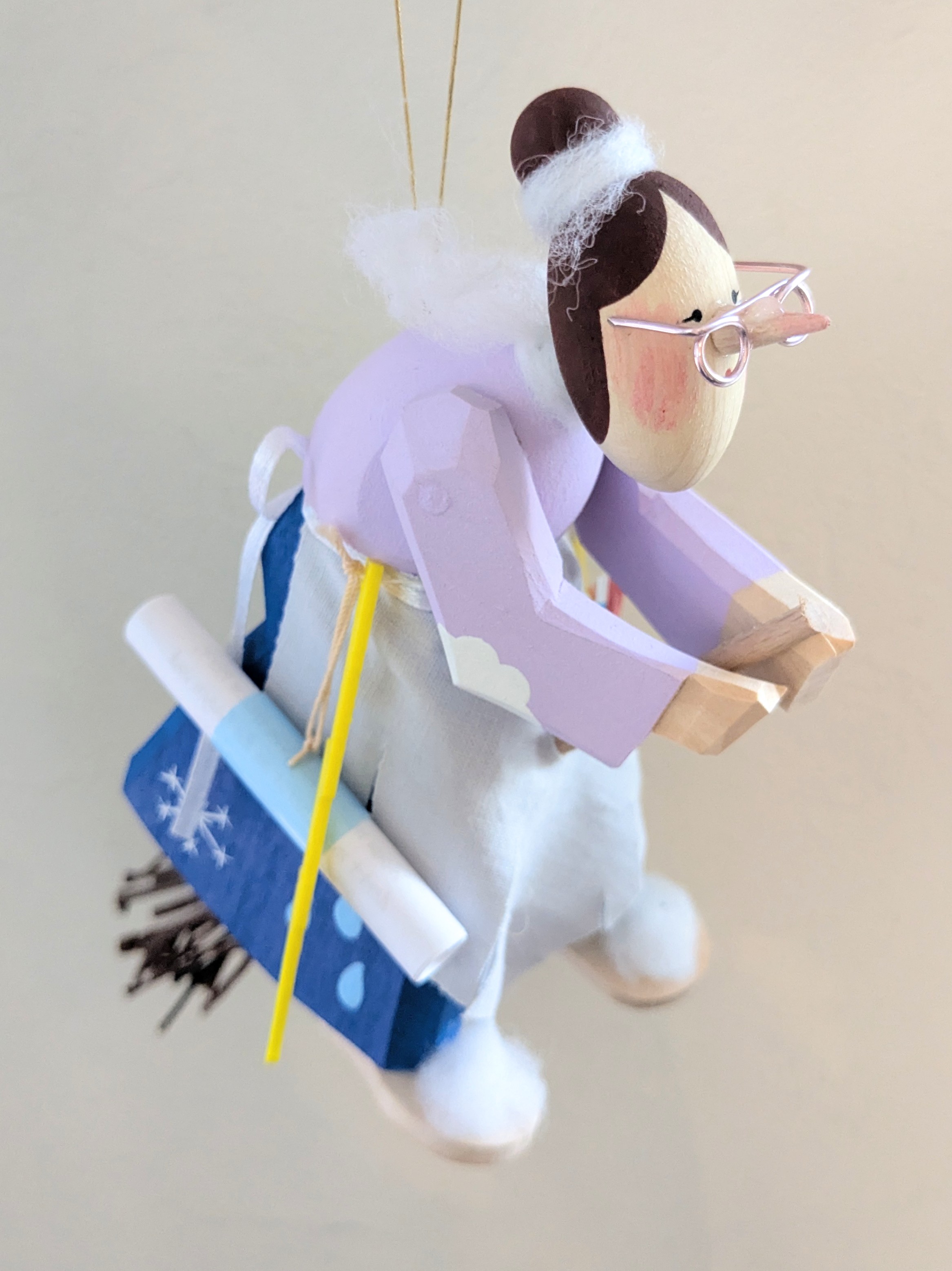 ドイツ 木製魔女 | ハーブと魔女グッズの専門店 グリーンサム