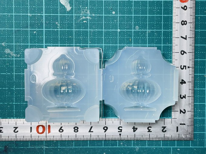 542】海月のチャーム／香水形／レジン