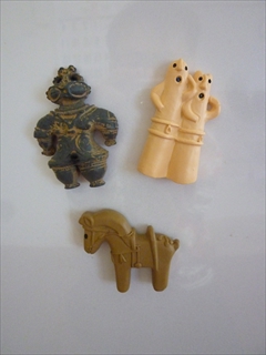 【特大サイズ】ハニワ 埴輪 馬 鞍 2体セット 陶器製 縄文 レプリカ 特大サイズ】ハニワ 埴輪 馬 鞍 2体セット 陶器製 縄文 レプリカ