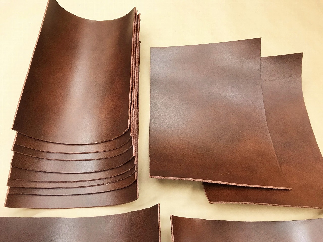 ジグ様　未使用　箱入り　Art Leather　超豪華　革製　写真アルバム ジグ様未使用箱入りArt Leather超豪華革製写真アルバム