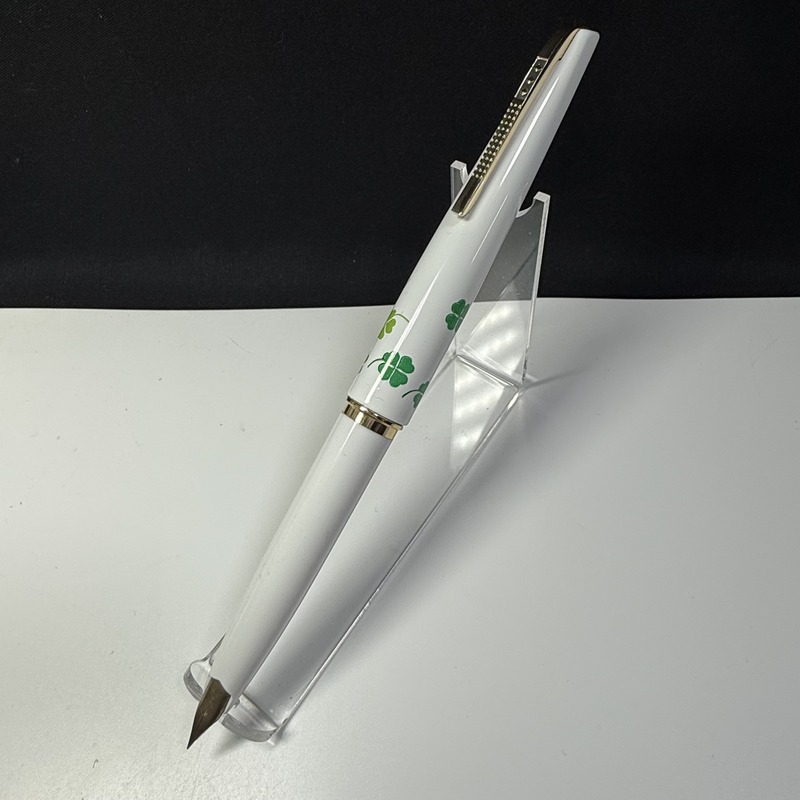 【14K/希少】プラチナ 万年筆 シルバーカラー クローバー彫金 ヴィンテージ プラチナ 万年筆・ボールペン・ペンシル3本セット（クローバー柄
