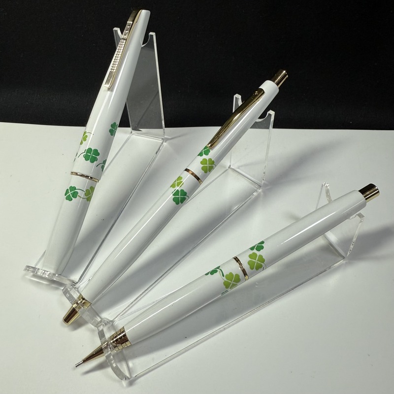 プラチナ 万年筆・ボールペン・ペンシル3本セット（クローバー柄