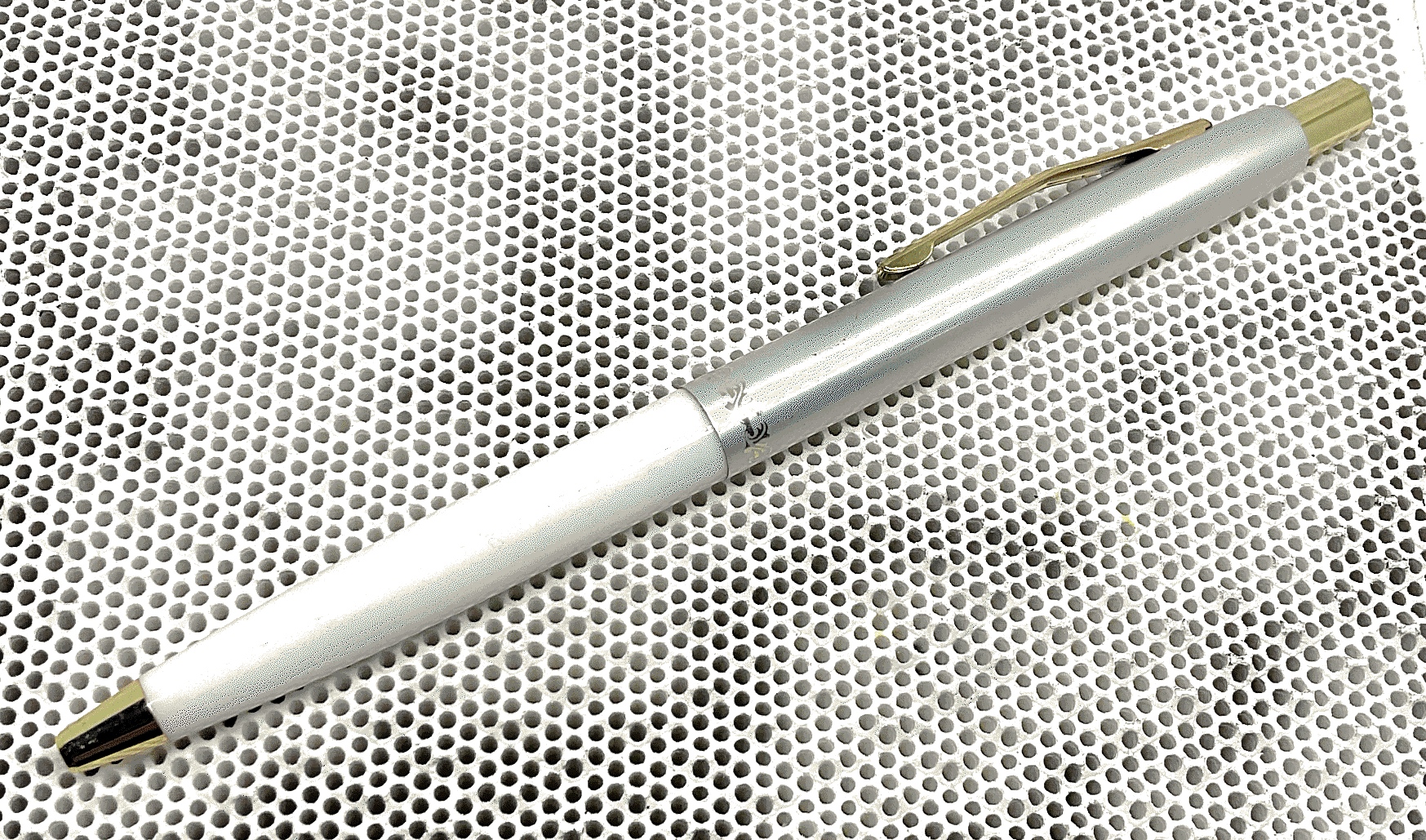 プラチナ ノック式ボールペン (シルバー) | 川窪万年筆店