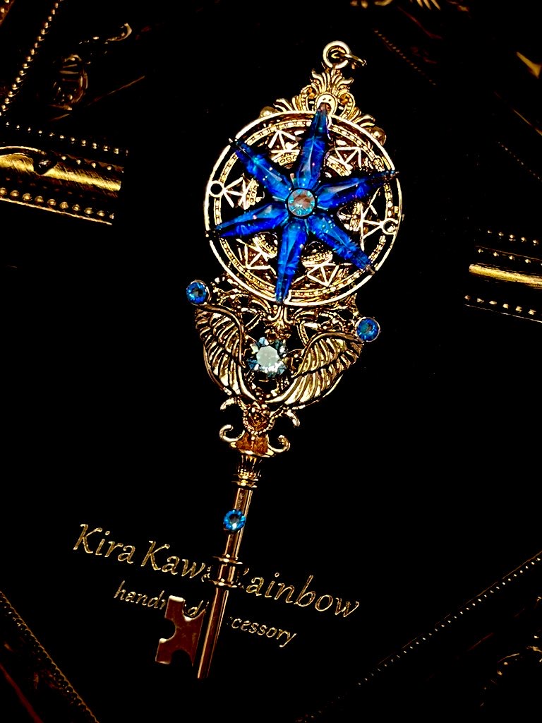 雪魔法陣の鍵ネックレス | Kira Kawa Rainbowのお店☆