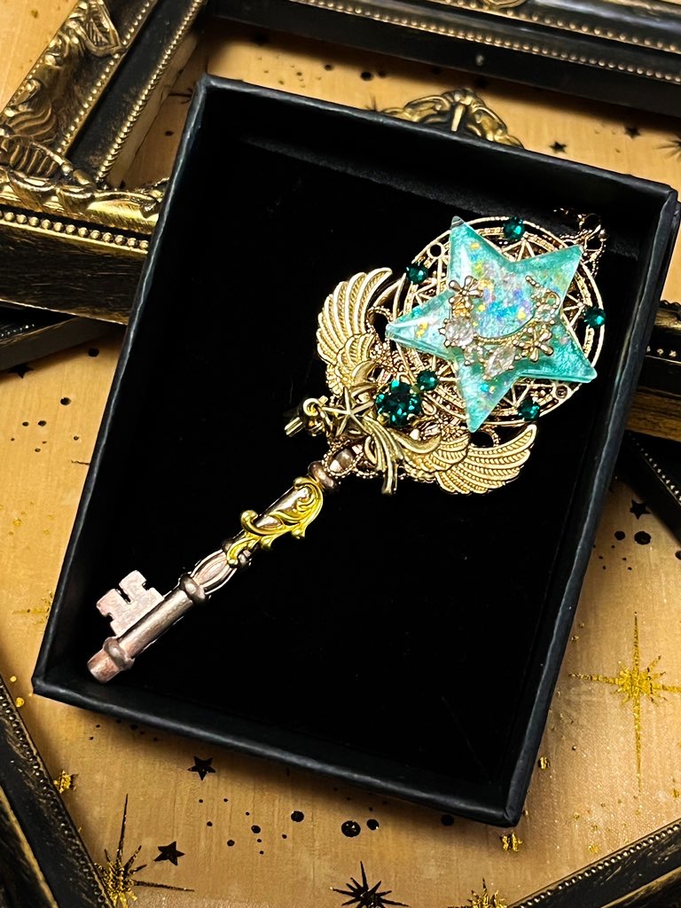 魔法の星鍵 パステルグリーンネックレス | Kira Kawa Rainbowのお店☆