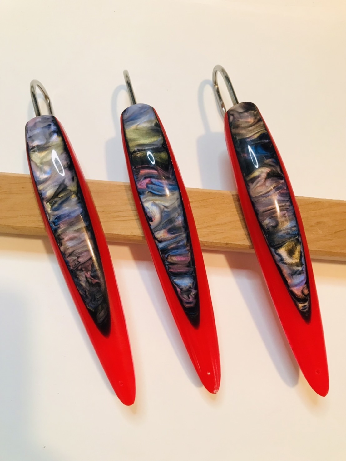 13cm 鳥山漁具 トローリング 横流れブラックレッド 裏レッドラメ弓角