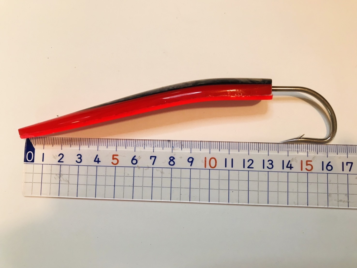 13cm 鳥山漁具 トローリング 横流れブラックレッド 裏レッドラメ弓角