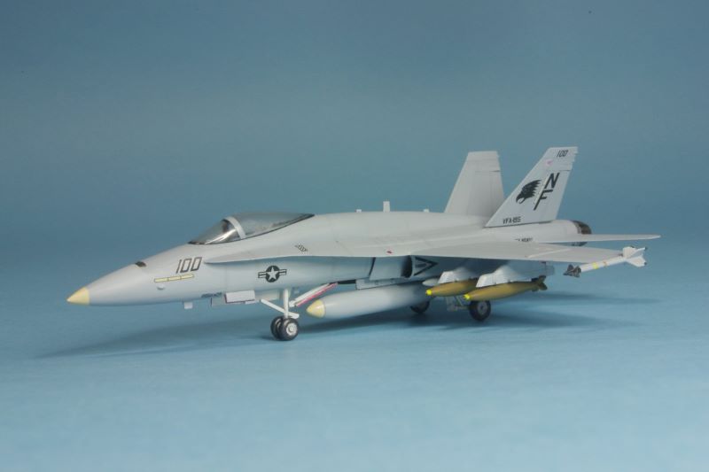 1/144 F/A-18ホーネット アメリカ海軍#1 (2-118) | らんでぃんぐ