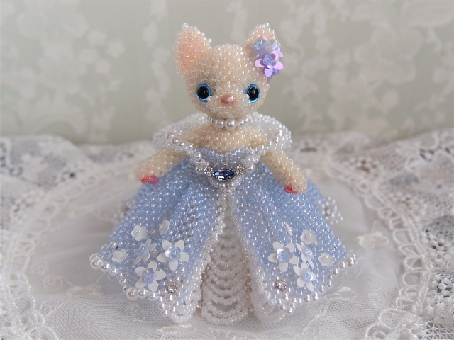 あみぐるみの猫Lilyちゃん*シンデレラ LeaLea beads ver.』 | LeaLea beads