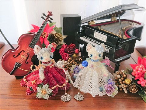 あみぐるみの猫Lilyちゃん*クリスマスローズ | LeaLea beads